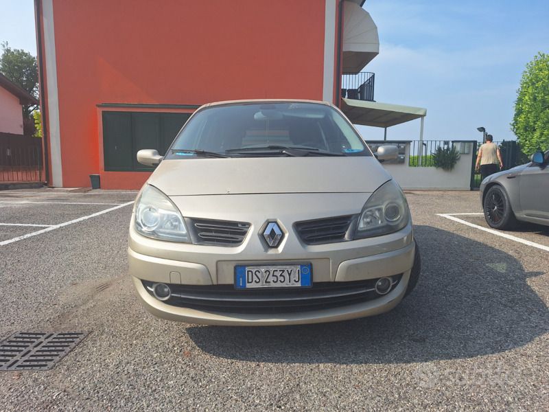 Usata 2008 Renault Scénic II Monovolume | 1200 € (Super prezzo) - Immagine 1/4