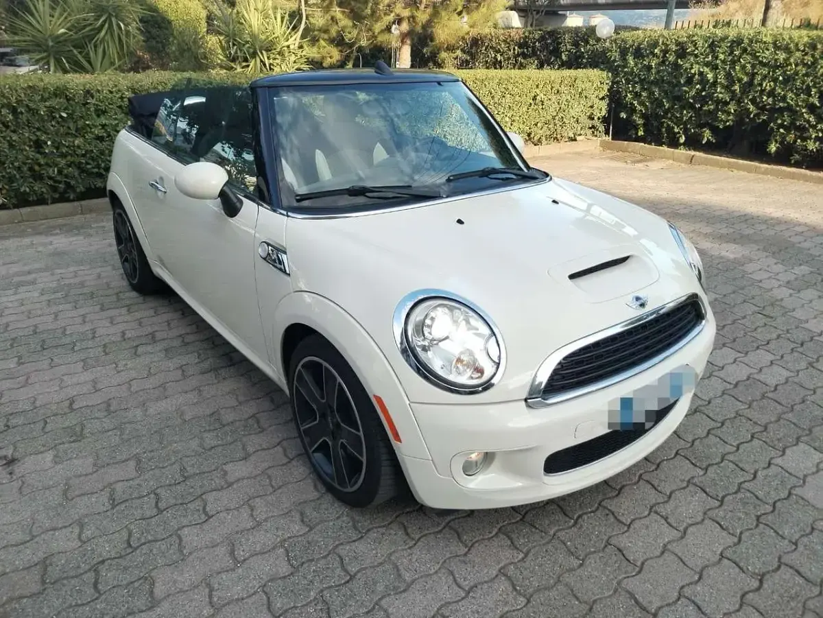 Usata Mini Cooper S Cabriolet 174 CV (127 kW) 2010 Beige Cabrio