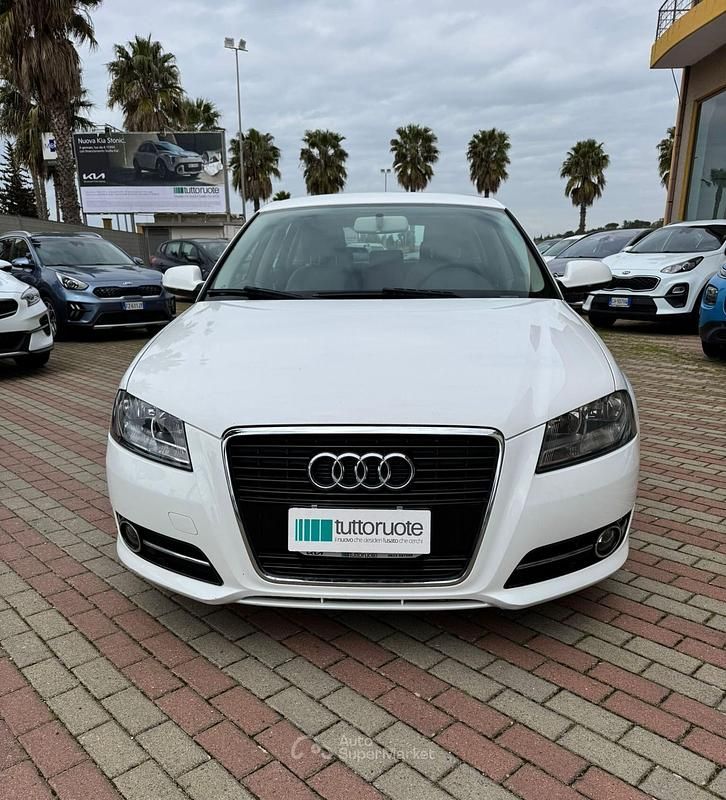 Begagnad Audi A3 90 HK (66 kW) 2012 Vit Halvkombi