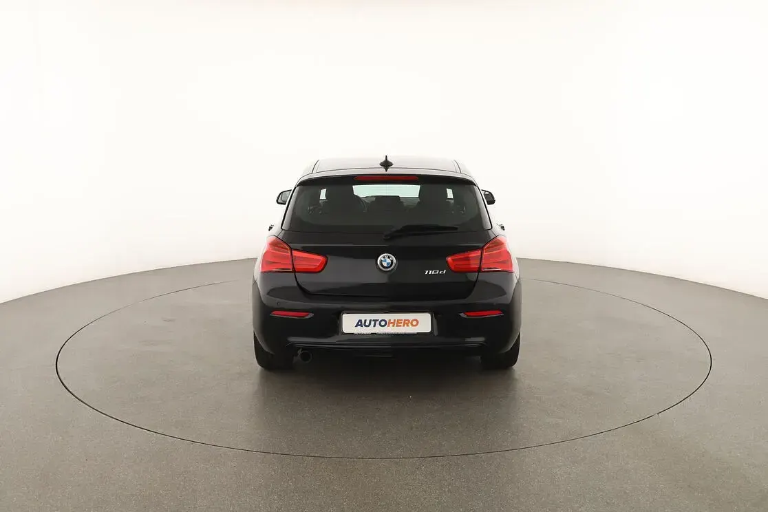 Usata BMW 118 Sport Line 150 CV (110 kW) 2018 Nero Utilitaria