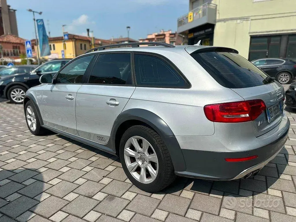 Usata Audi A4 Allroad Business 177 CV (130 kW) 2012 Grigio Station wagon