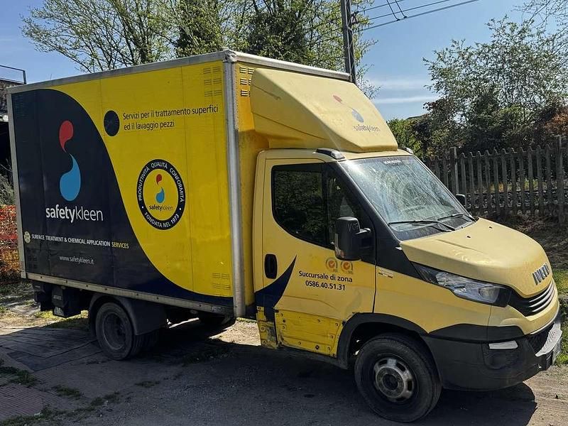 Usata Iveco Daily 116 CV (85 kW) 2018 Furgone