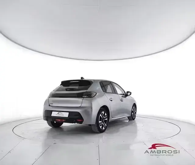 Usata Peugeot 208 Allure 101 CV (74 kW) 2025 Grigio Utilitaria