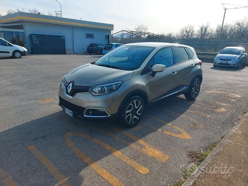 Usata Renault Captur 90 CV (66 kW) 2014 Beige SUV