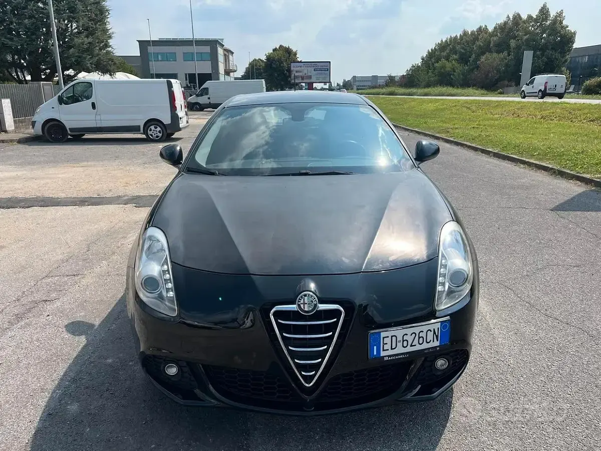 Usata Alfa Romeo Giulietta Distinctive 170 CV (125 kW) 2010 Nero Utilitaria