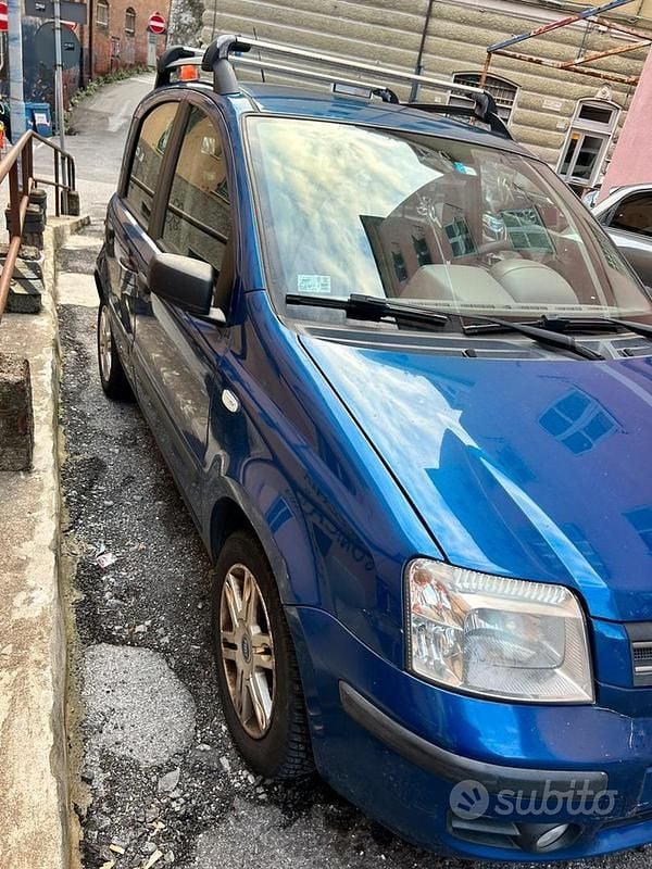 Usata Fiat Panda Emotion 60 CV (44 kW) 2005 Blu/azzurro Utilitaria