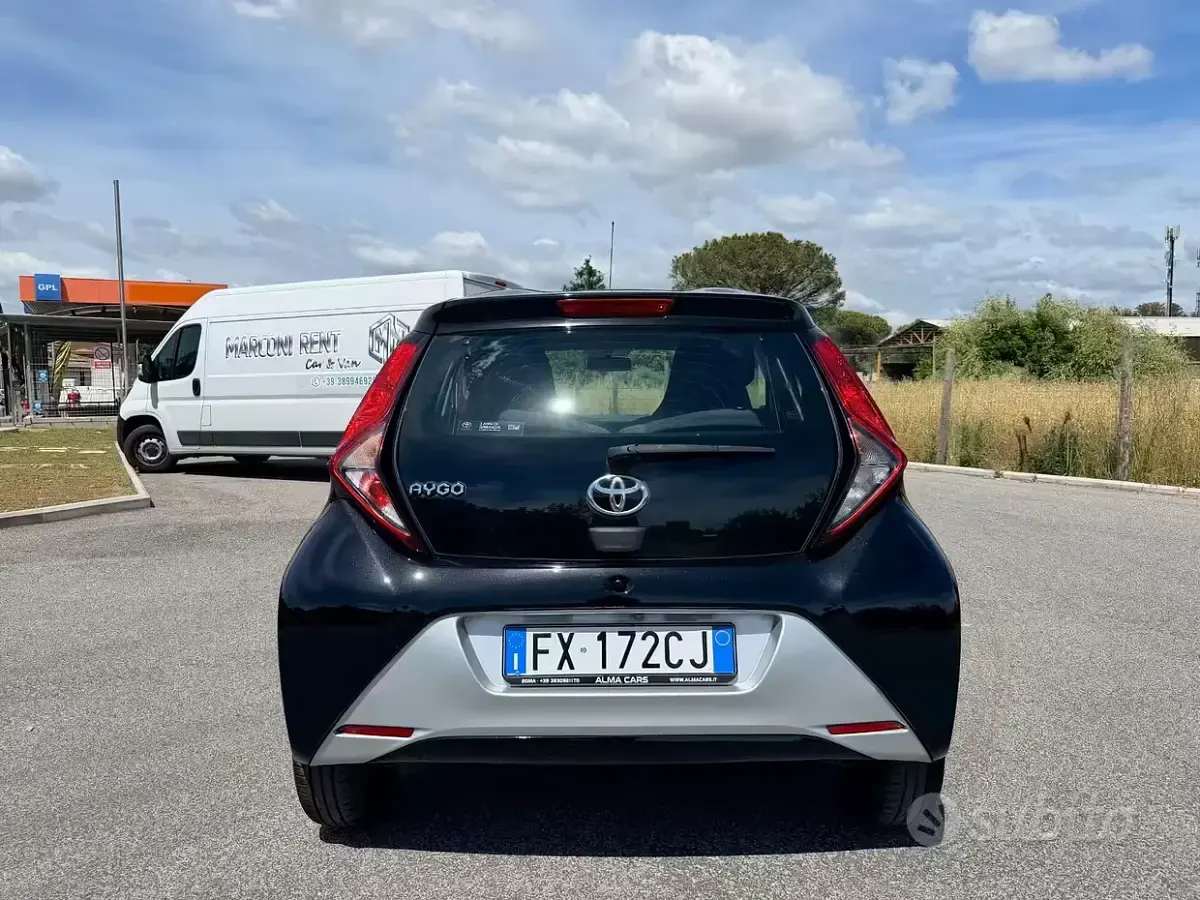 Begagnad Toyota Aygo Cool 72 HK (52 kW) 2019 Svart Halvkombi