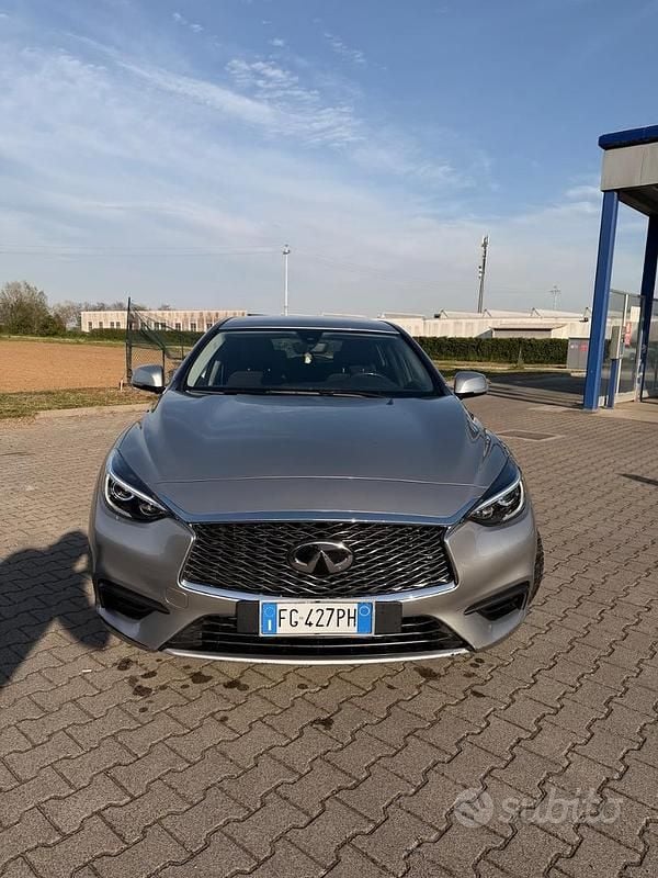 Usata Infiniti Q30 Premium 109 CV (80 kW) 2016 Grigio Berlina