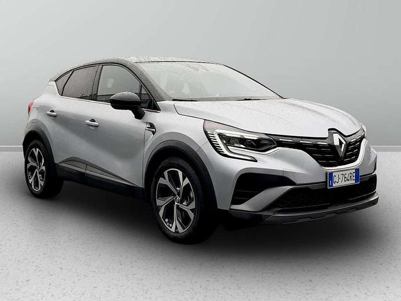 Usata Renault Captur RS Line 159 CV (116 kW) 2022 Grigio chiaro SUV