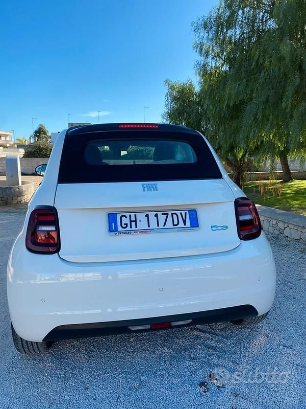 Usata Fiat 500e 69 kW (95 CV) 2021 Bianco Cabrio