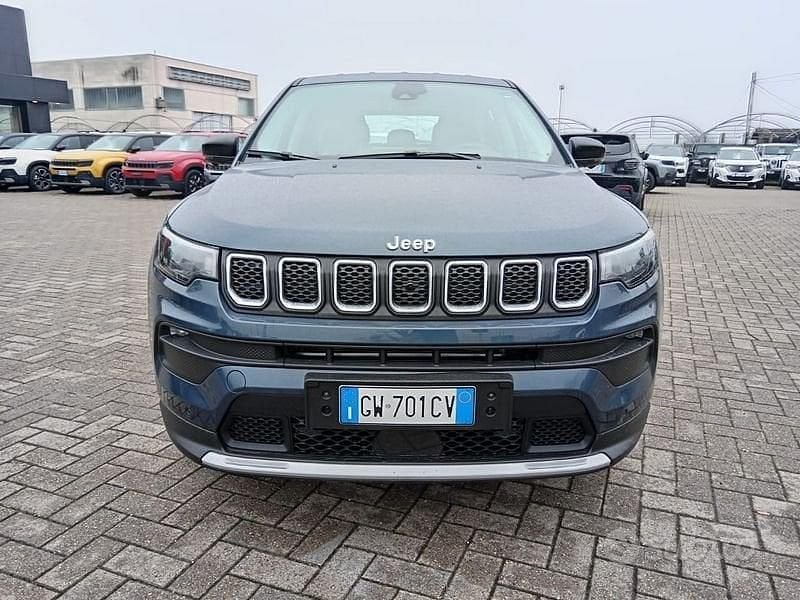 Usata Jeep Compass Altitude 131 CV (96 kW) 2024 Blu/azzurro SUV