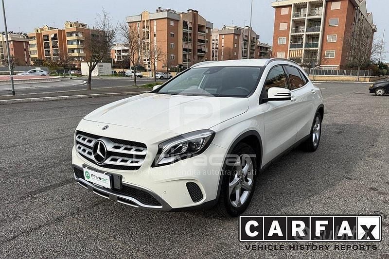 Usata Mercedes GLA200 136 CV (100 kW) 2017 Bianco SUV