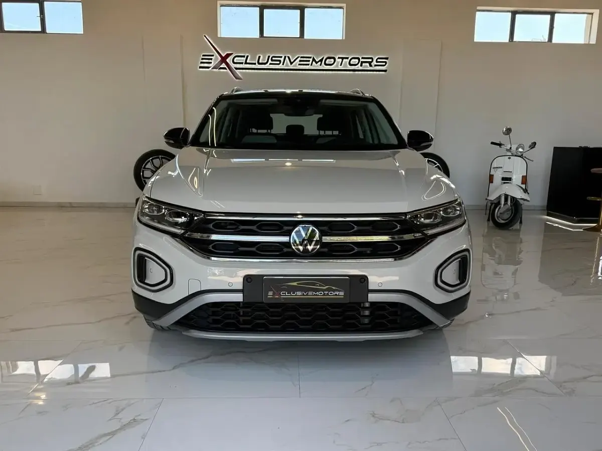 Usata VW T-Roc Life 150 CV (110 kW) 2024 Beige SUV