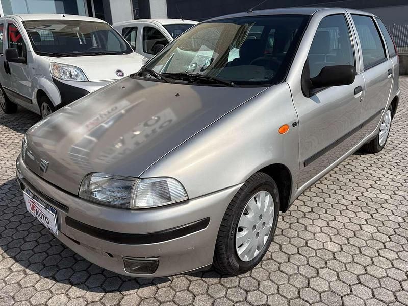 Usata Fiat Punto 86 CV (63 kW) 1999 Grigio Berlina