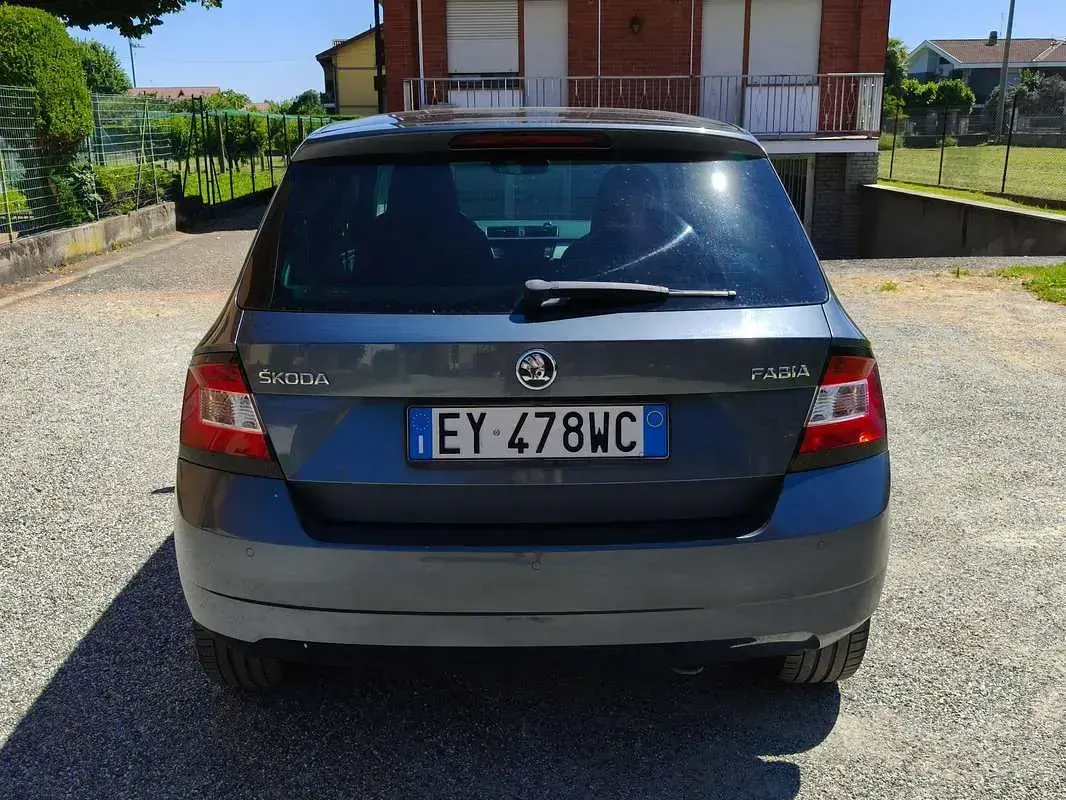 Usata Skoda Fabia Style 90 CV (66 kW) 2015 Grigio Berlina