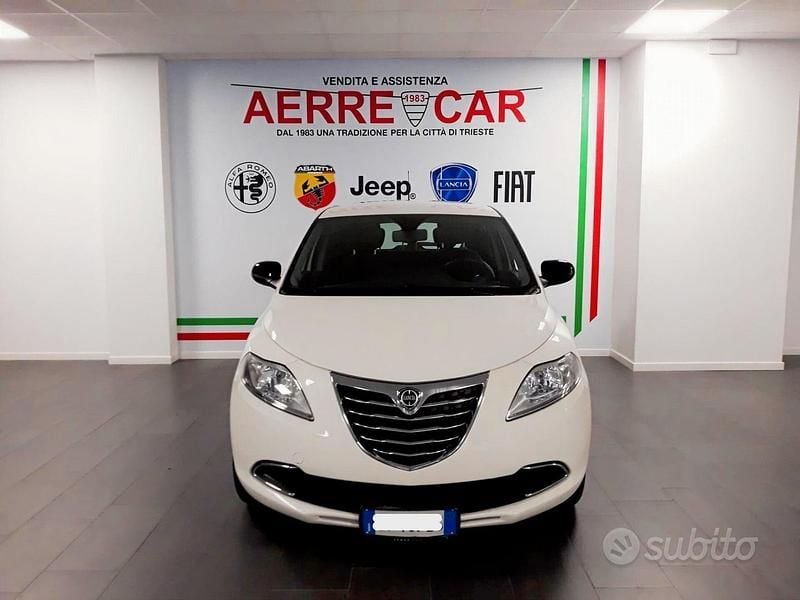 Usata Lancia Ypsilon Gold 69 CV (50 kW) 2014 Bianco Utilitaria