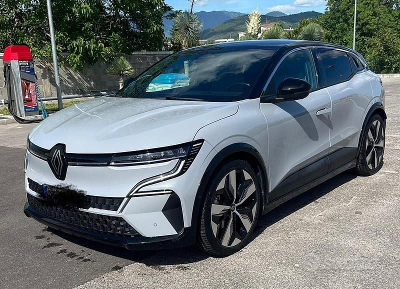 Grigio Usata 2022 Renault Megane E-Tech Techno Tre volumi | 24.500 € - Immagine 1/4