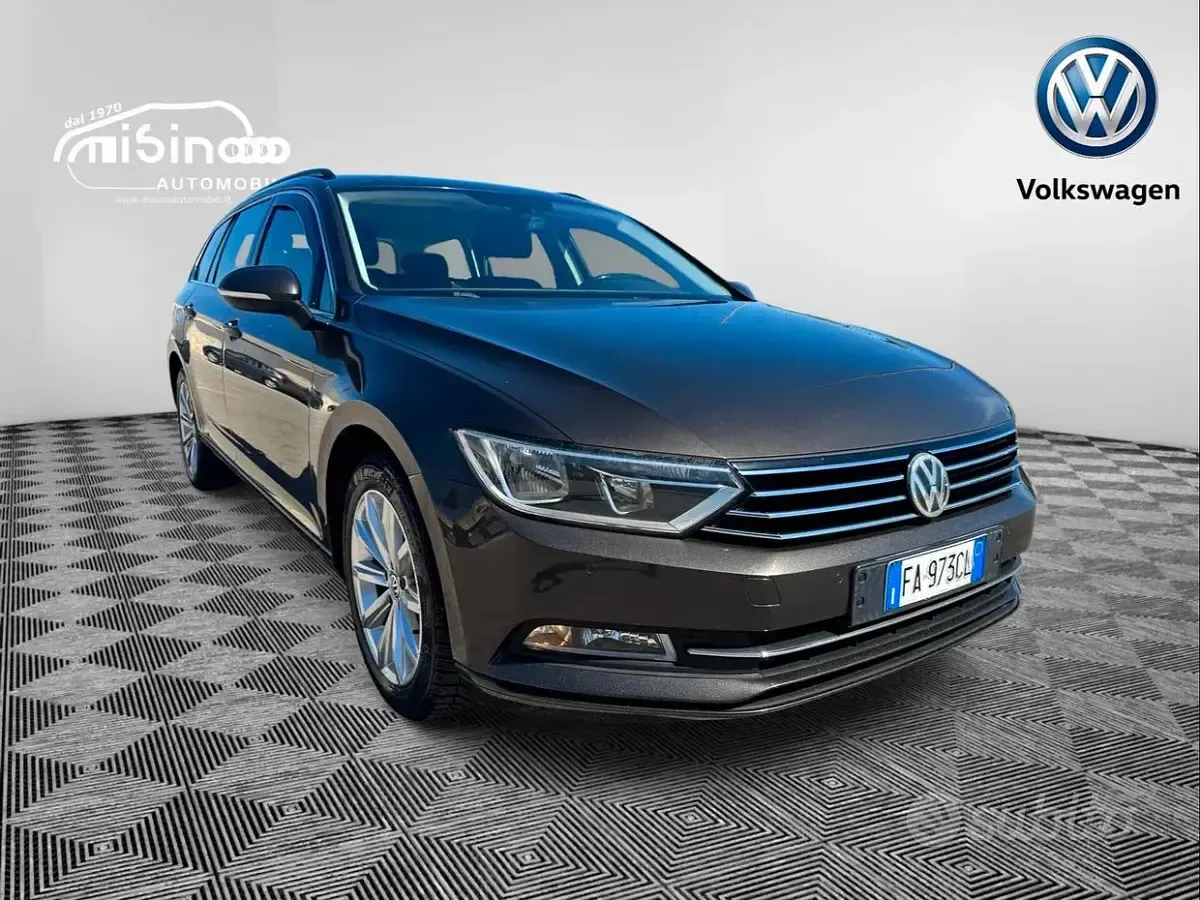 Usata VW Passat Highline 150 CV (110 kW) 2015 Grigio Station wagon