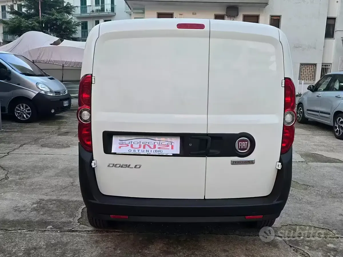 Usata Fiat Doblò Easy 95 CV (69 kW) 2020 Bianco Monovolume
