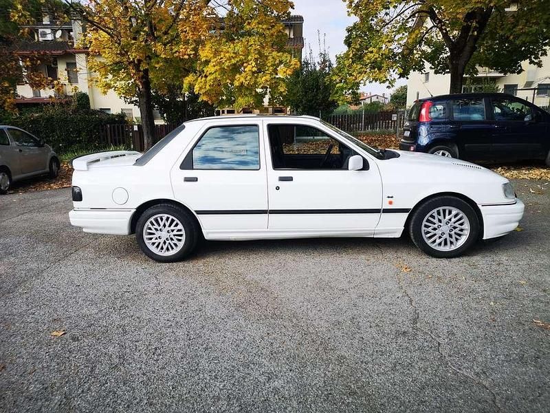 Usata Ford Sierra 220 CV (161 kW) 1990 Bianco Berlina