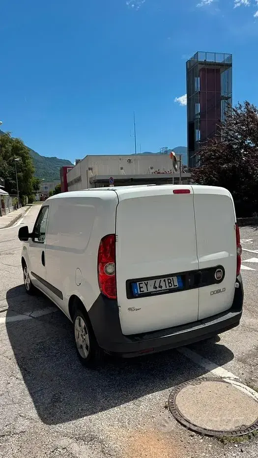 Usata Fiat Doblò 90 CV (66 kW) 2015 Bianco Monovolume