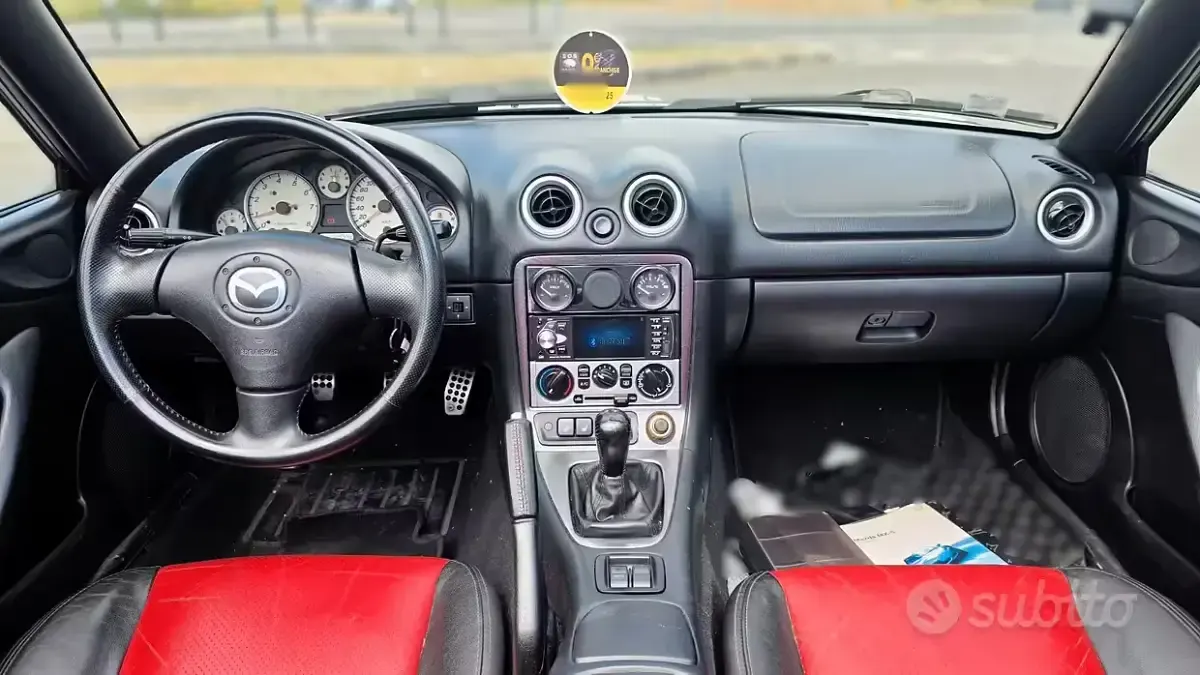 Usata Mazda MX5 146 CV (107 kW) 2004 Nero Cabrio