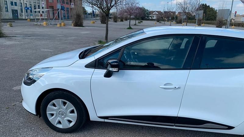 Usata Renault Clio IV 75 CV (55 kW) 2014 Bianco Berlina