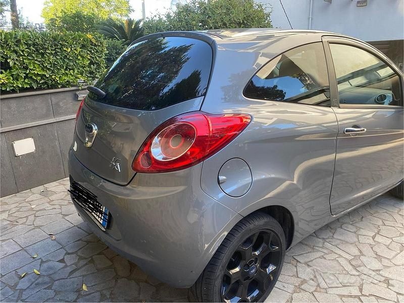 Usata Ford Ka 69 CV (50 kW) 2014 Grigio Berlina