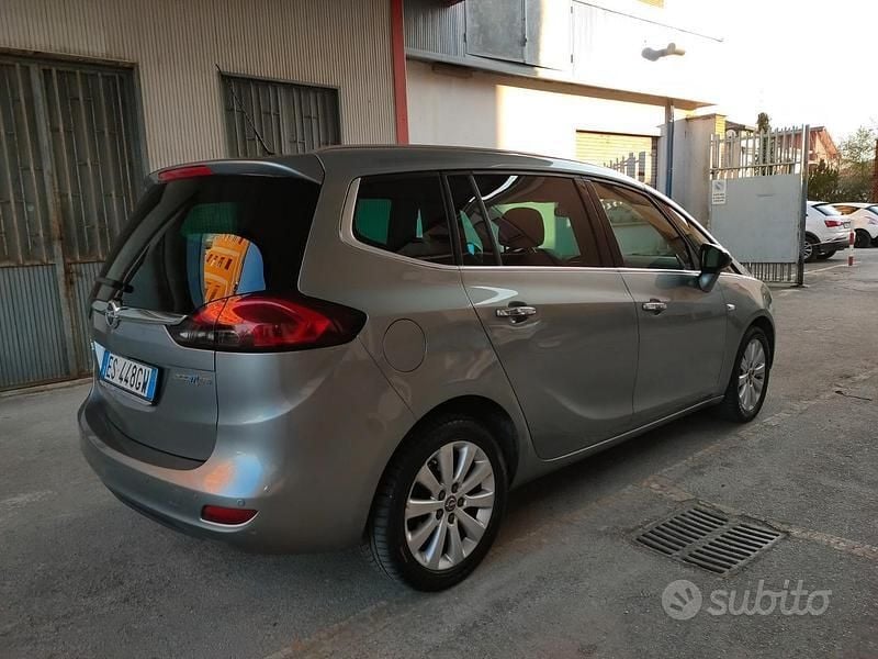 Usata Opel Zafira 150 CV (110 kW) 2013 Grigio Monovolume