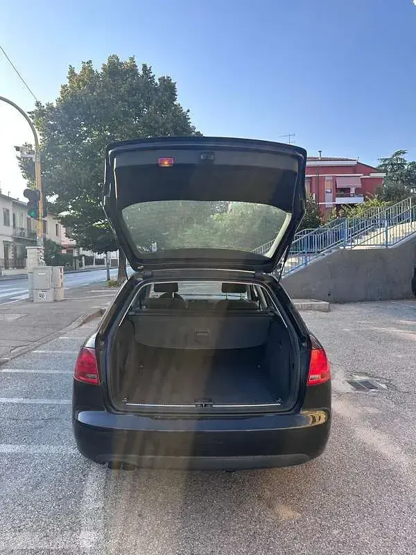 Usata Audi A4 140 CV (102 kW) 2005 Nero Station wagon