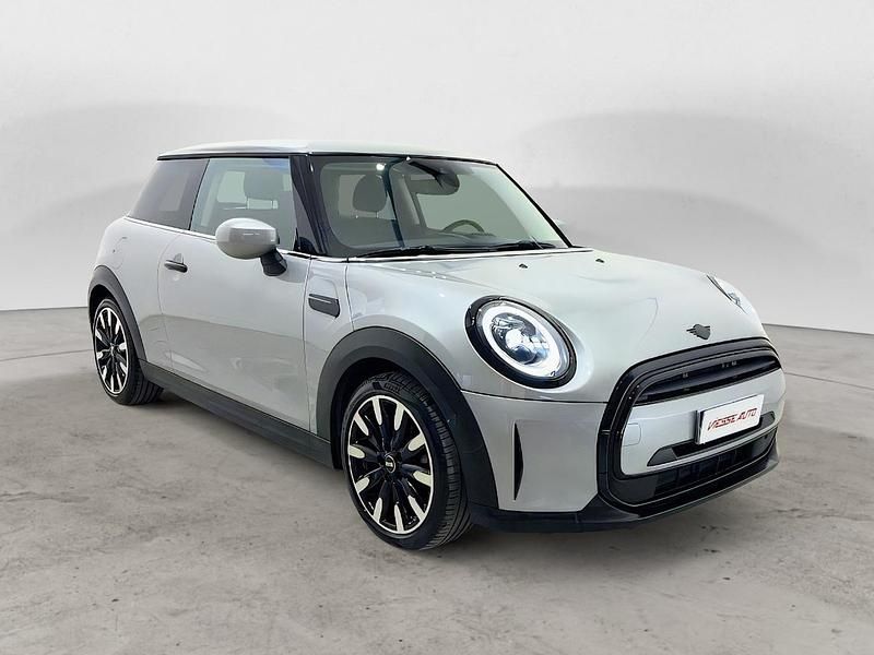 Usata Mini Cooper Classic 136 CV (100 kW) 2024 Argento metallizzato Utilitaria