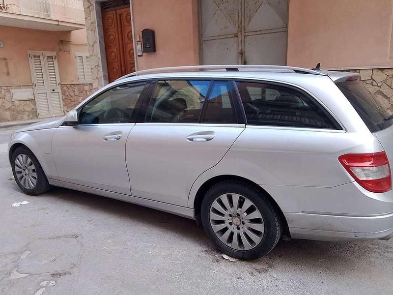 Usata Mercedes C220 Classic 170 CV (125 kW) 2009 Argento Station wagon
