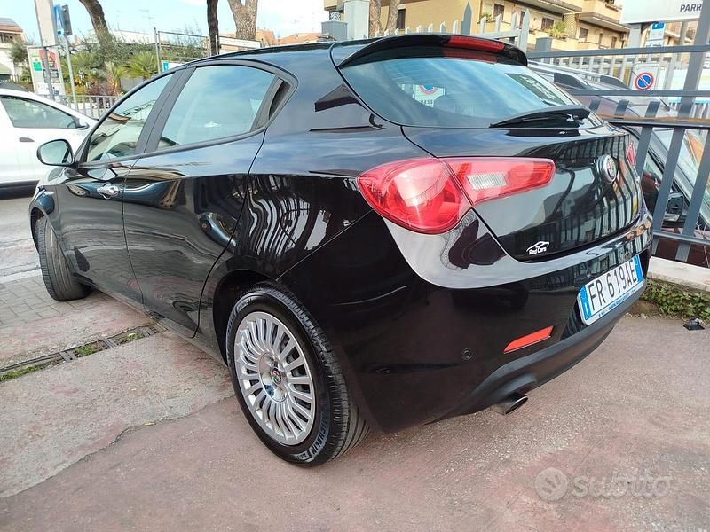Usata Alfa Romeo Giulietta Super 120 CV (88 kW) 2018 Nero Berlina
