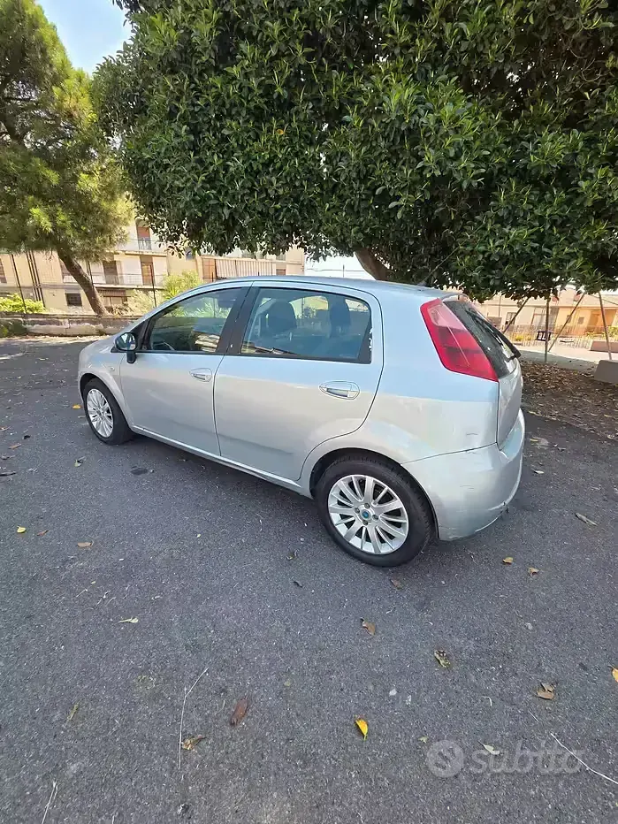 Usata Fiat Grande Punto Active 75 CV (55 kW) 2006 Grigio Utilitaria