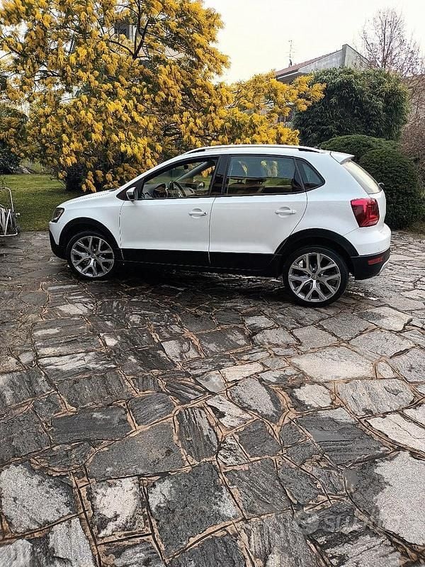 Usata VW Polo Cross 90 CV (66 kW) 2016 Bianco Utilitaria
