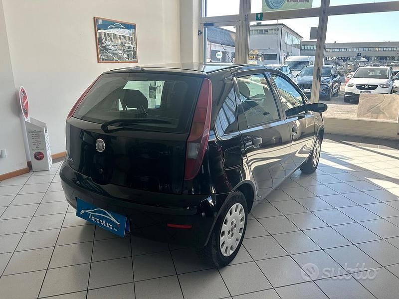 Usata Fiat Punto 60 CV (44 kW) 2009 Nero Utilitaria