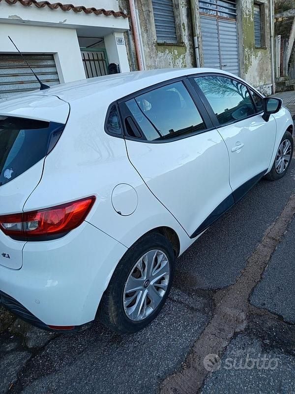 Usata Renault Clio IV Life 75 CV (55 kW) 2016 Bianco Berlina