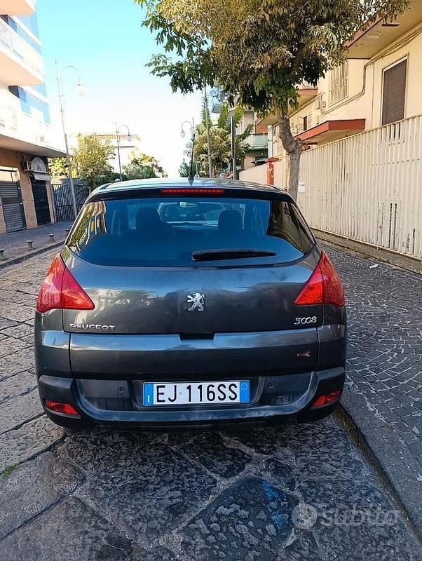 Usata 2011 Peugeot 3008 Tre volumi | 3500 € (Super prezzo) - Immagine 1/4