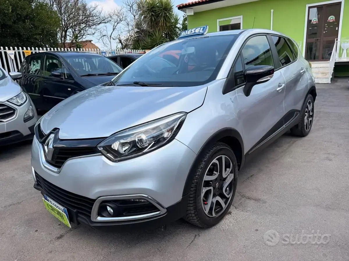 Usata Renault Captur 90 CV (66 kW) 2015 Grigio SUV