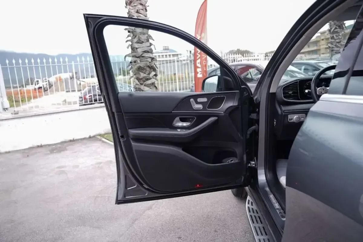 Usata Mercedes GLE300 Premium 272 CV (200 kW) 2023 992  selenitgrey  metallic SUV