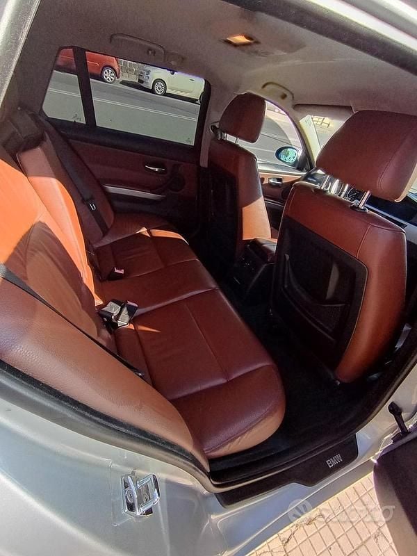 Begagnad BMW 330 245 HK (180 kW) 2008 Grå Kombi