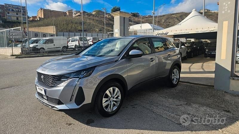 Usata Peugeot 3008 Allure 130 CV (95 kW) 2021 Grigio SUV