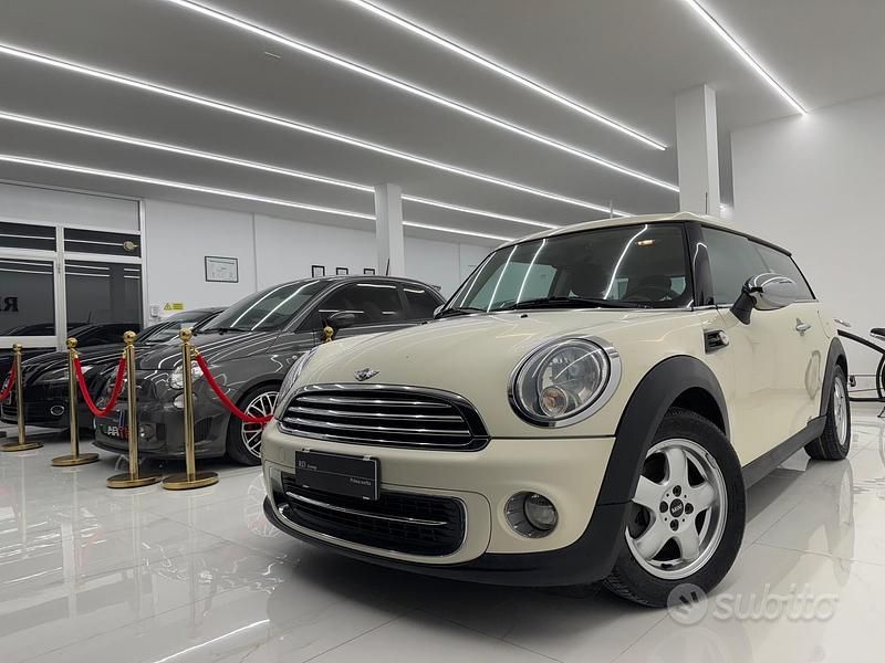Bianco Usata 2010 Mini One Clubman Station wagon | 5900 € - Immagine 1/4