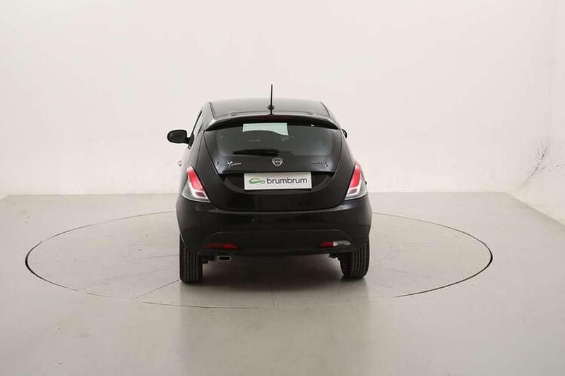 Usata Lancia Ypsilon Gold 69 CV (50 kW) 2023 Nero Utilitaria