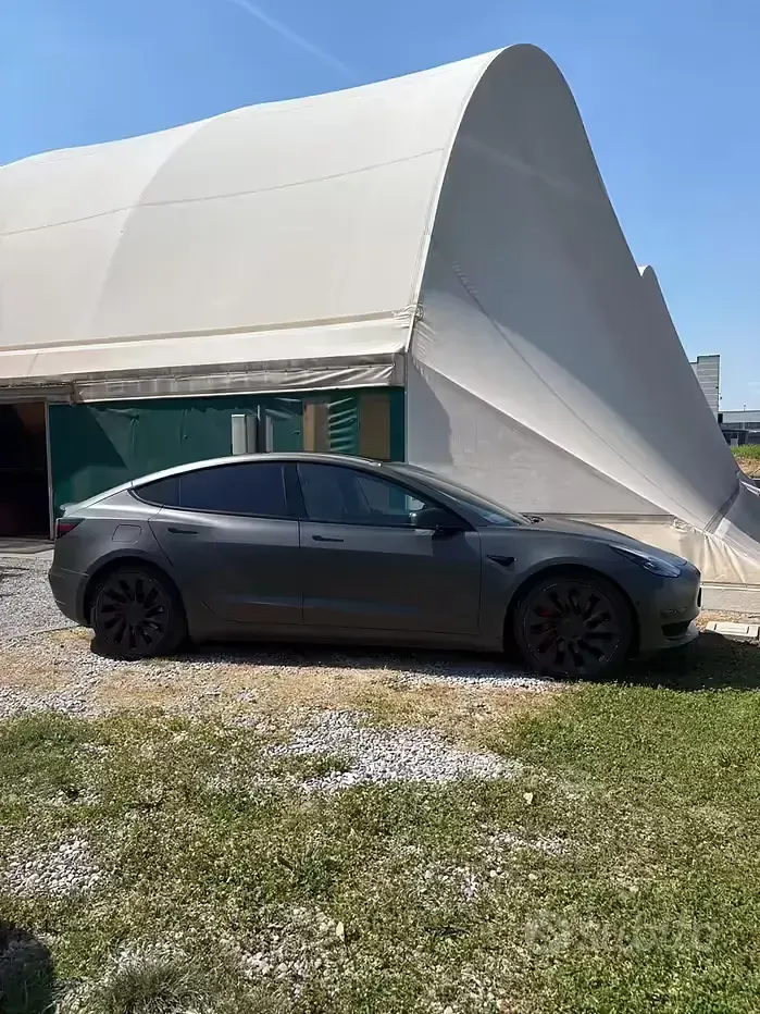 Usata Tesla Model 3 Performance 155 kW (211 CV) 2022 Grigio Berlina