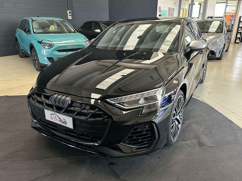 Nero Nuova 2025 Audi A3 Sportback Ambiente Due volumi | 53.900 € (Molto cara) - Immagine 1/4