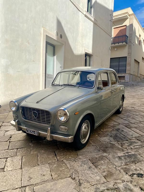 Argento Usata 1975 Lancia Appia Coupé | 7000 € - Immagine 1/4