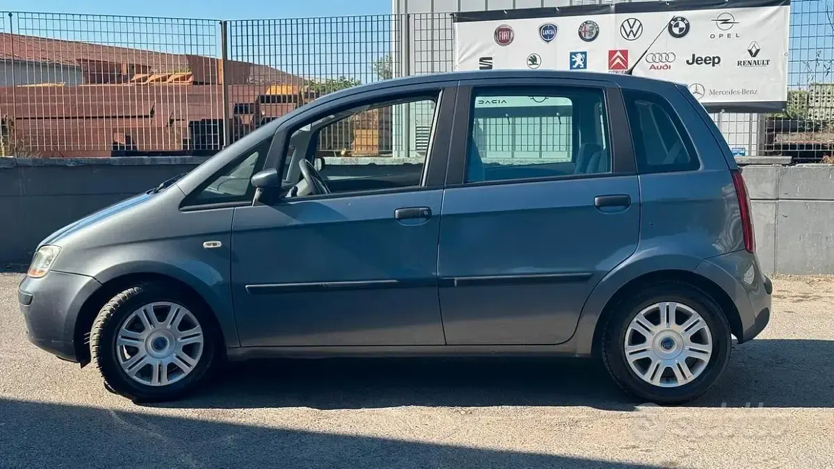 Usata Fiat Idea Dynamic 95 CV (69 kW) 2006 Grigio Monovolume