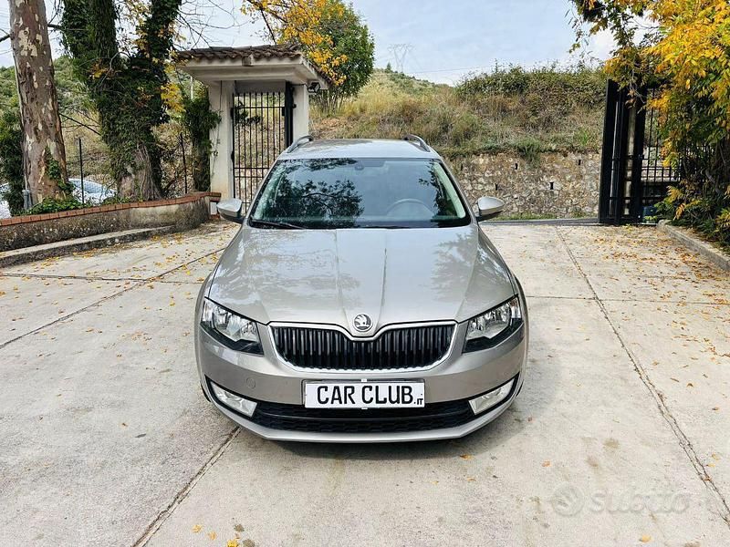 Usata Skoda Octavia Ambition 105 CV (77 kW) 2014 Grigio Station wagon