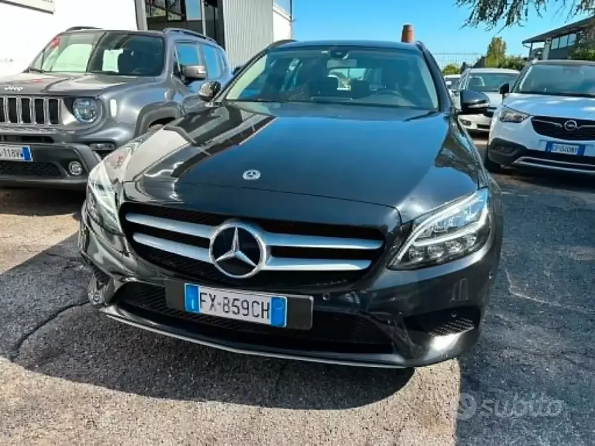 Usata Mercedes C220 Premium 160 CV (117 kW) 2019 Nero Station wagon
